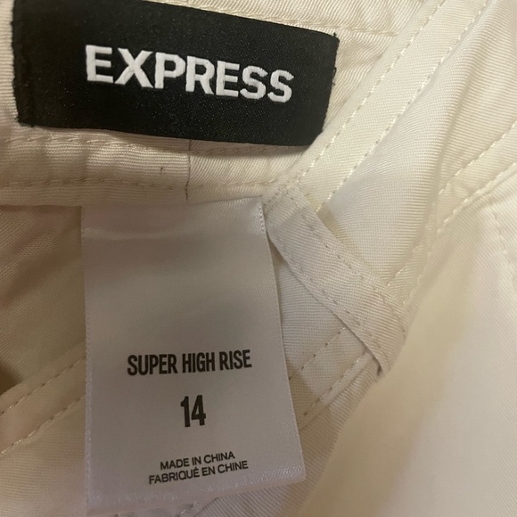 Cream colored capri pants. - Picture 3 of 3